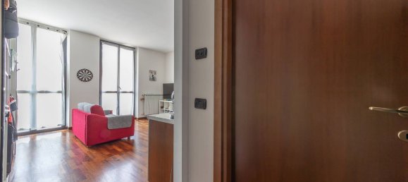 Studio in Milan, Italy No. 330404 8