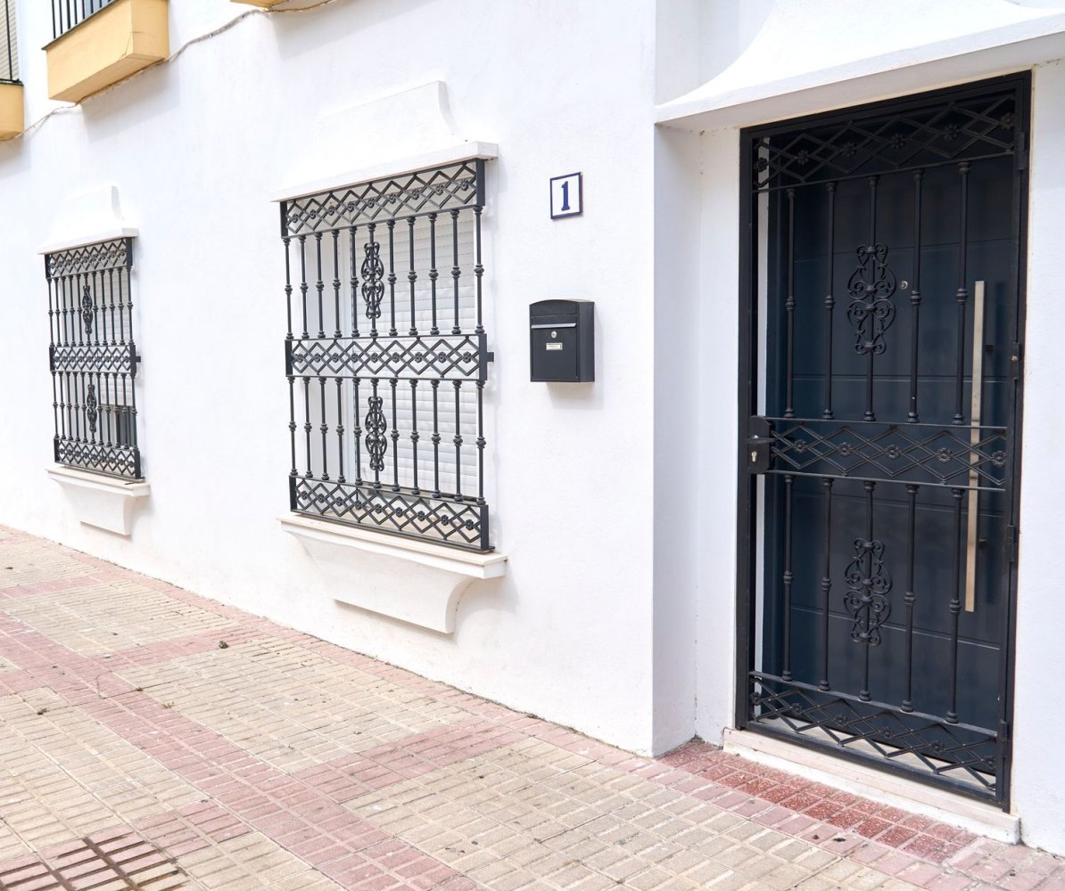 3 bedrooms House in Estepona, Spain No. 215878