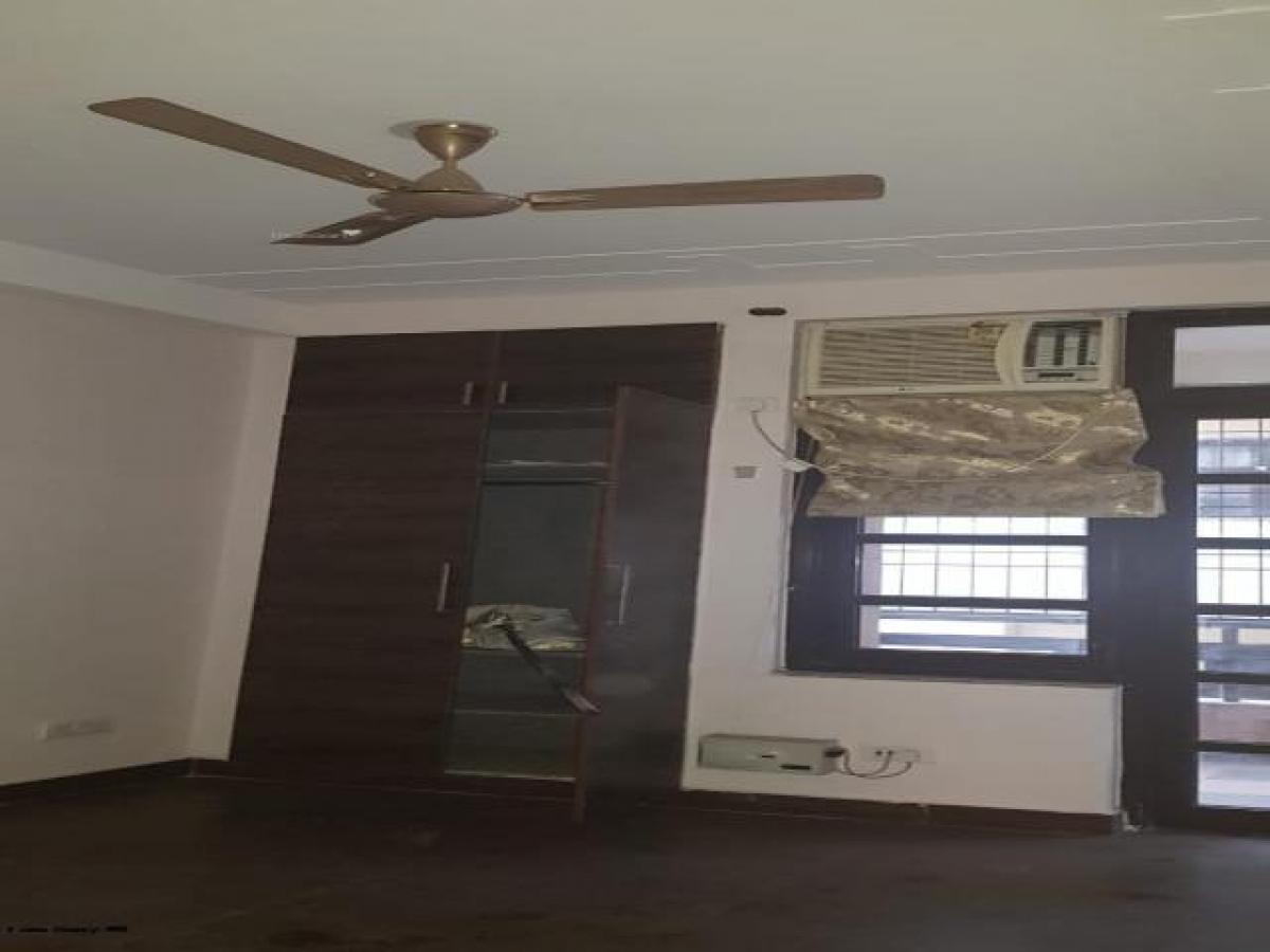 3 bedrooms House in Gurgaon, India No. 17693