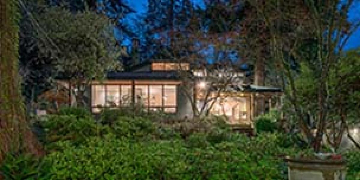 4 bedrooms House in West Vancouver, Canada No. 24