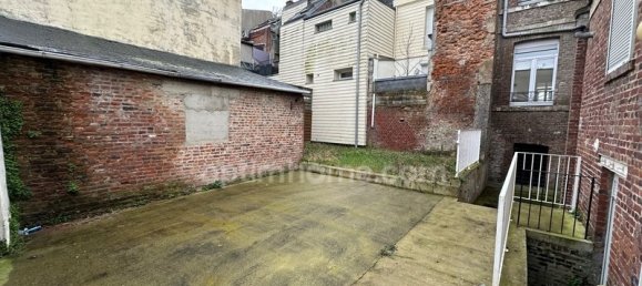 3 bedrooms House in Saint-Quentin, France No. 77851 4