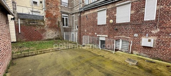 3 bedrooms House in Saint-Quentin, France No. 77851 2