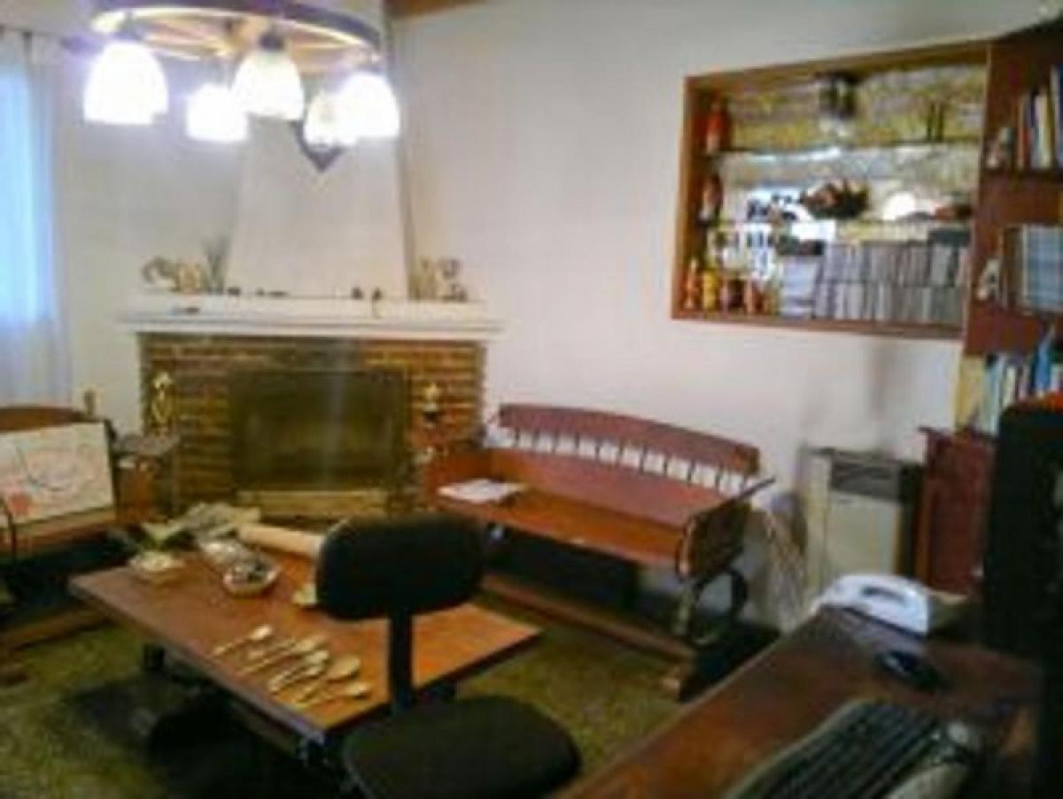 2 bedrooms House in Almirante Brown, Argentina No. 81136