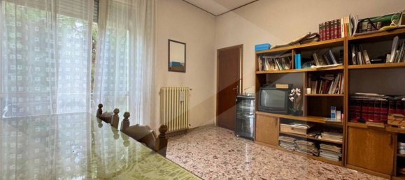 4-salle Appartement à Vasto, Italy No. 19655 14