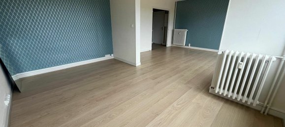 3 bedrooms Apartment in Angers, France No. 277958 2