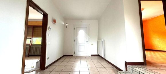 5 bedrooms Villa in Trevignano, Italy No. 332342 4