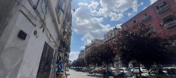 113m² Warehouse in Naples, Italy No. 260914 2