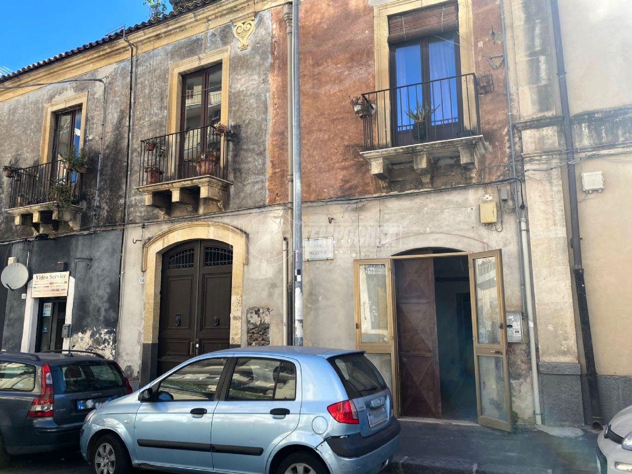 3 rooms House in Catania, Italy No. 153385