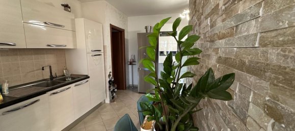 3 rooms Apartment in Monterotondo, Italy No. 199922 8
