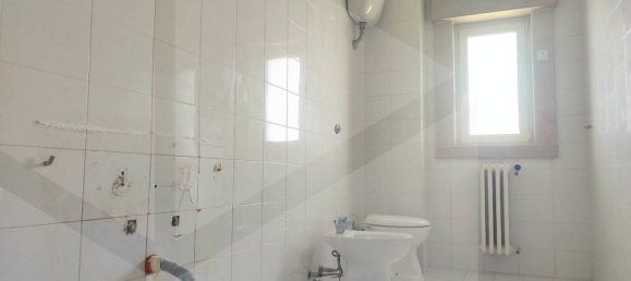 4غرفة شقة في Bari, Italy رقم 29137 30