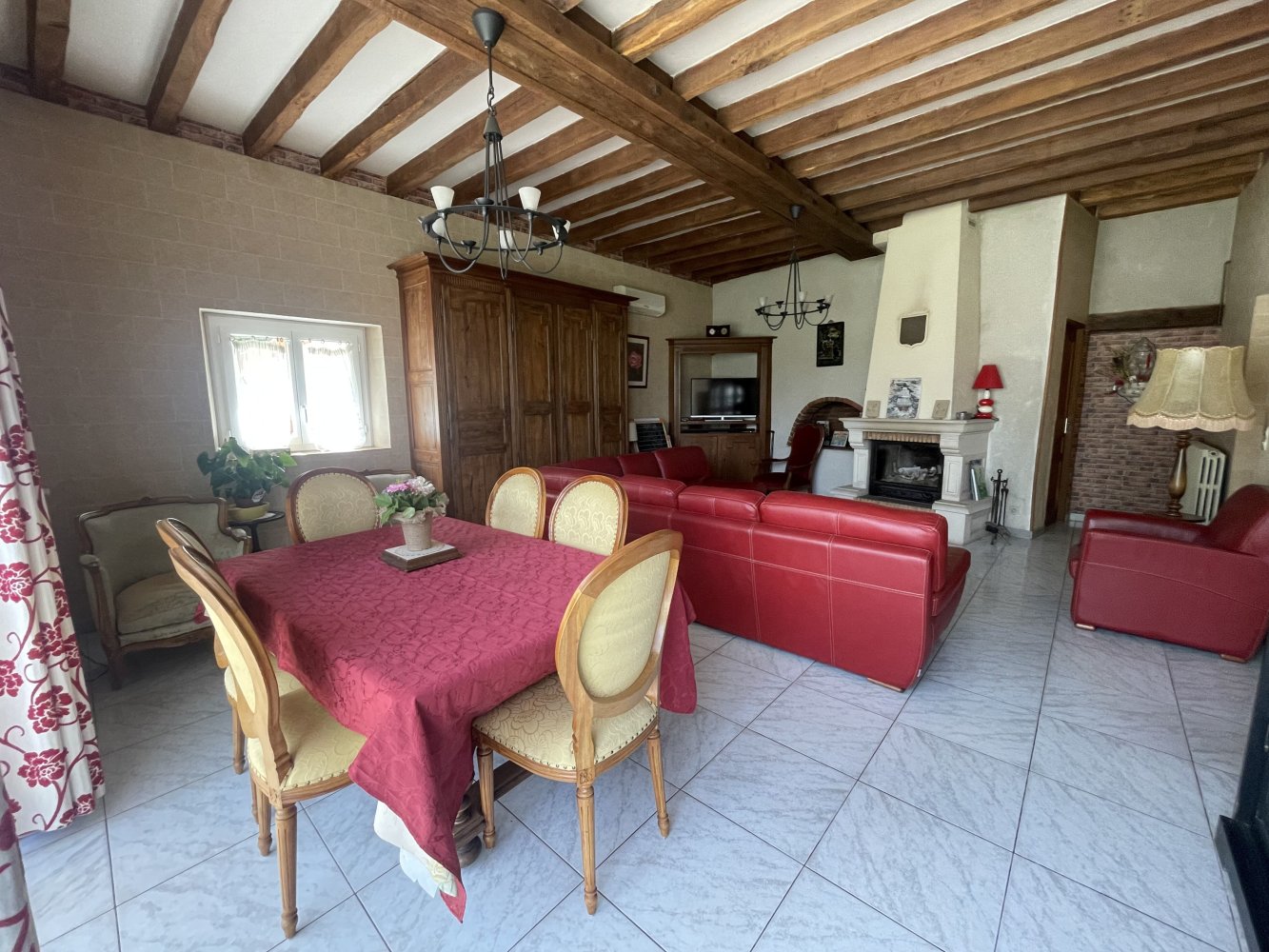 Casa de 7 dormitorios en Vatan, France No. 59804