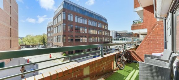 2 bedrooms Maisonette in Feltham, United Kingdom No. 9828 8