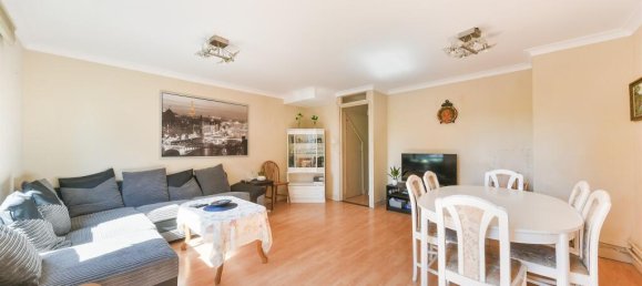 2 bedrooms Maisonette in Feltham, United Kingdom No. 9828 3