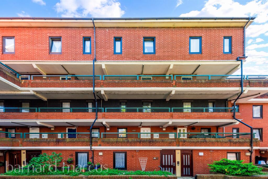 2 bedrooms Maisonette in Feltham, United Kingdom No. 9828