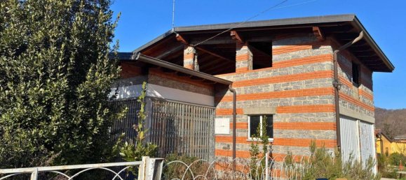 2 bedrooms Villa in Serravalle Sesia, Italy No. 188851 4