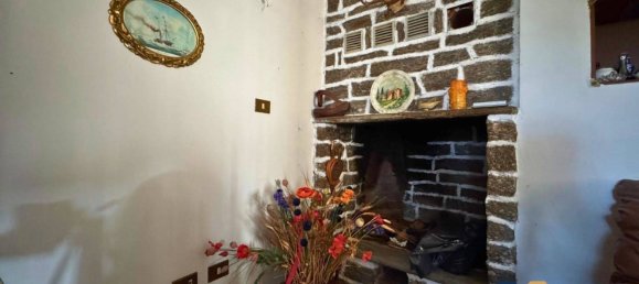 2 bedrooms Villa in Serravalle Sesia, Italy No. 188851 11