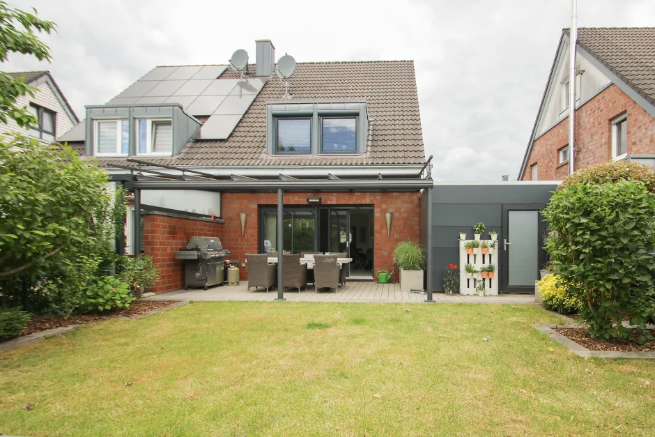 3 bedrooms Townhouse in Monchengladbach, Germany No. 315254