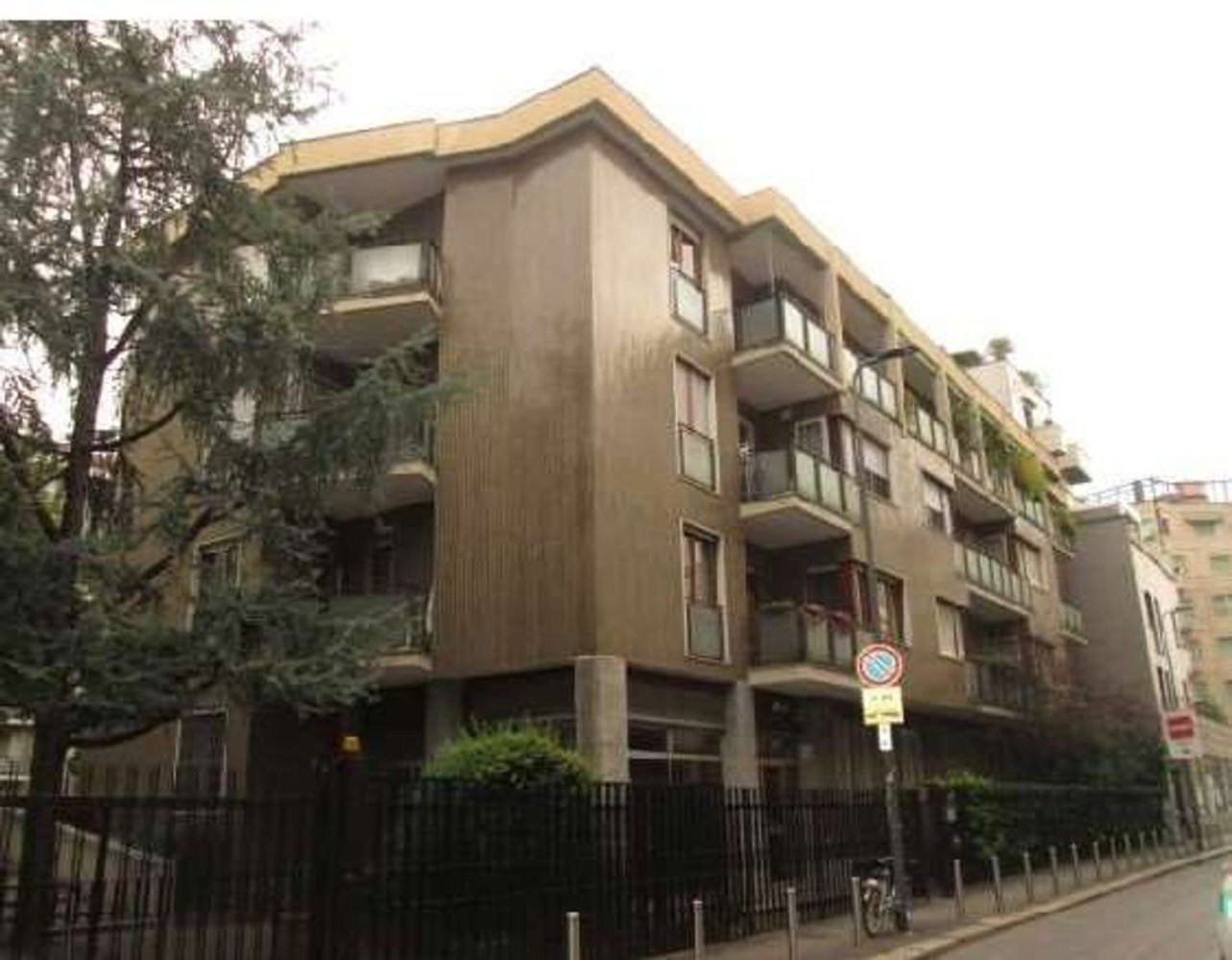 3 bedrooms Apartment in Milan, Italy No. 364945