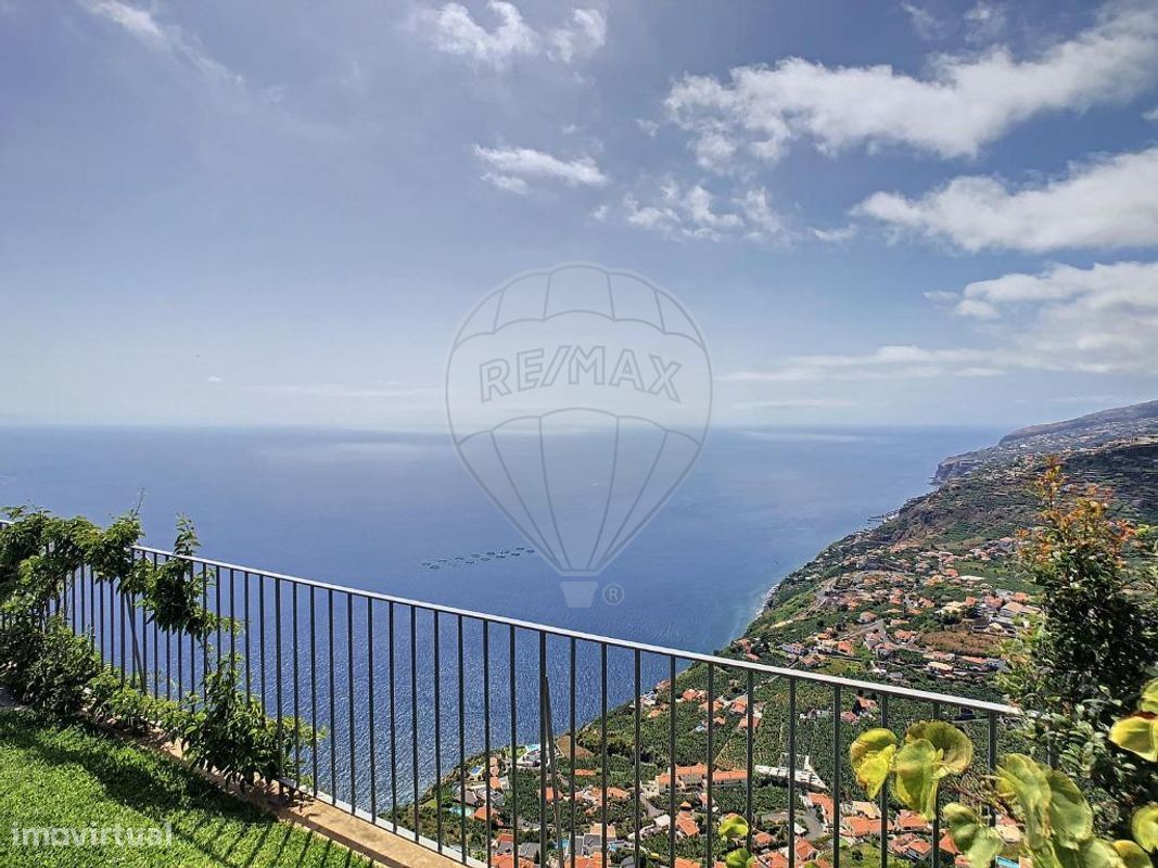 3 bedrooms House in Calheta, Portugal No. 166237