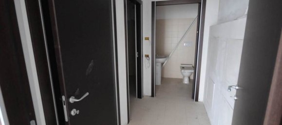 Escritório de 2 divisões em Quarrata, Italy N.º 171749 8