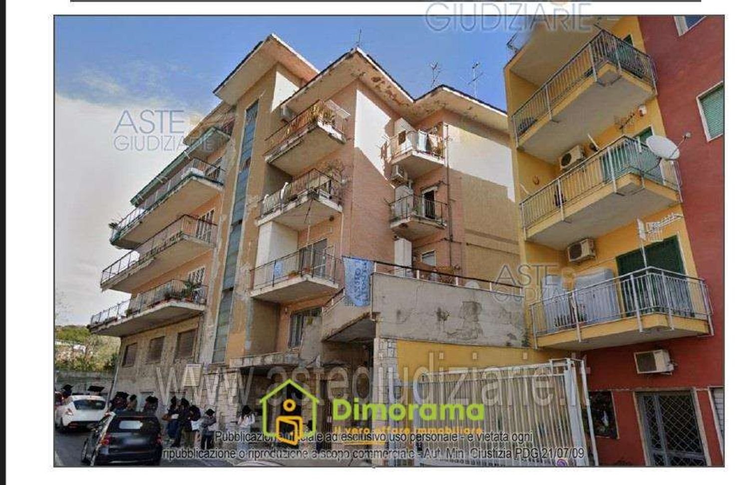 7 rooms Apartment in Naples, Italy No. 10259