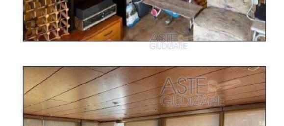 7 rooms Apartment in Naples, Italy No. 10259 8