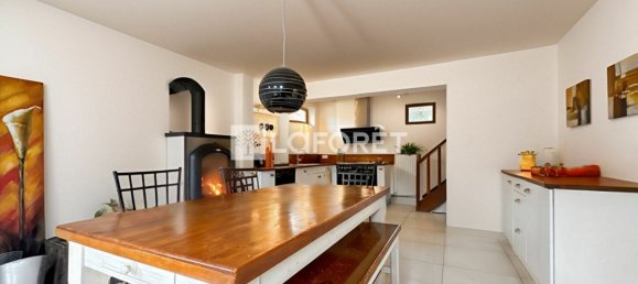 5 bedrooms House in Truyes, France No. 251459 4