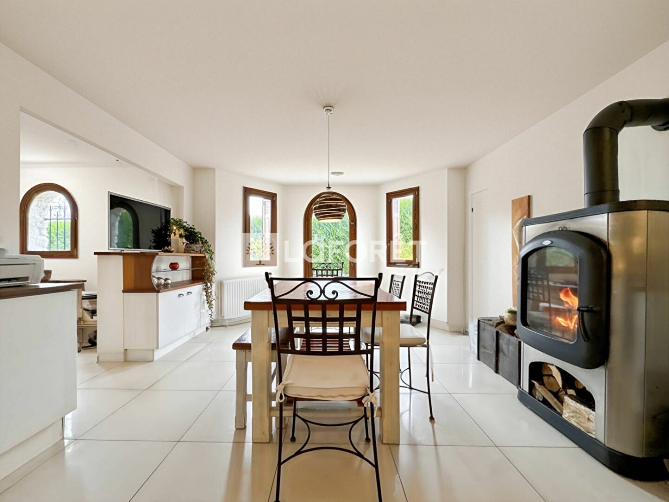 5 bedrooms House in Truyes, France No. 251459