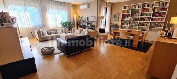 Apartamento T3 em Saronno, Italy N.º 374297 2