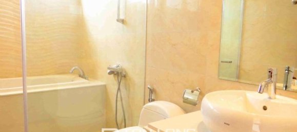 Apartamento de 3 dormitorios en Dong Da, Vietnam No. 2449 6