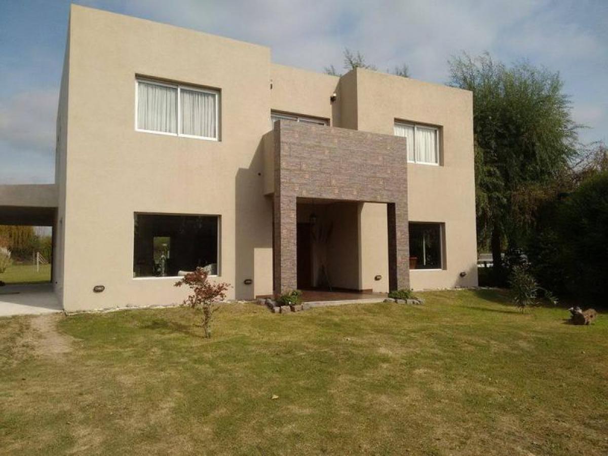 4 bedrooms Farm in Esteban Echeverria, Argentina No. 35919