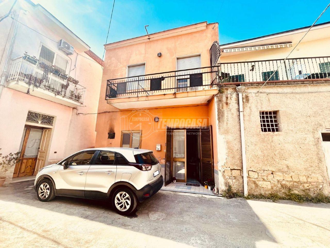 Дом с 5 комнатами в Чимитиле, Италия № 14817