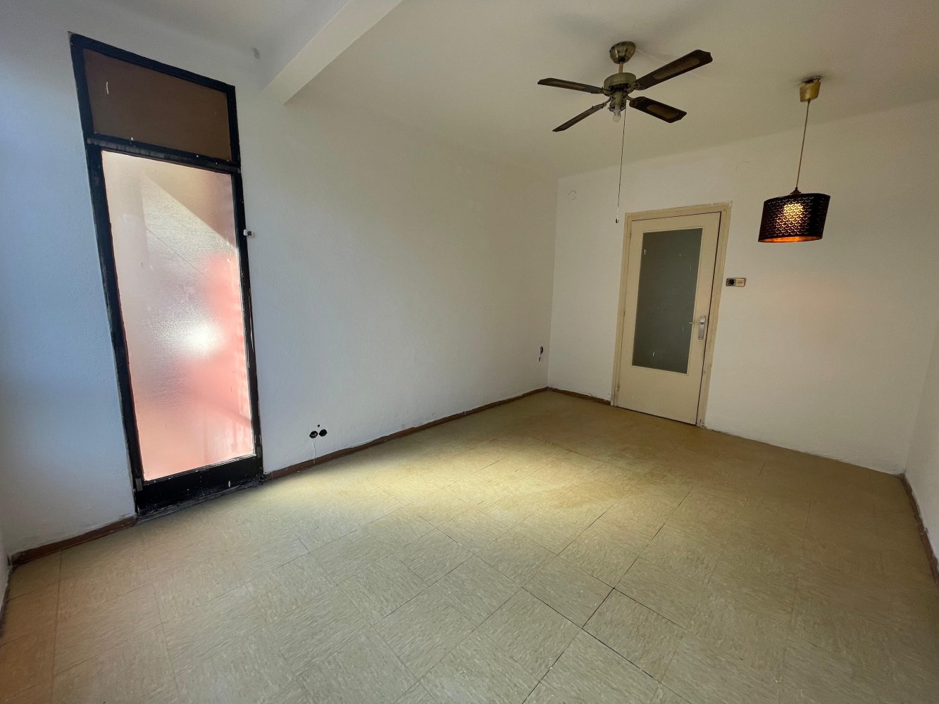 3 Schlafzimmer Wohnung in L'Hospitalet de Llobregat, Spain, Nr. 136688