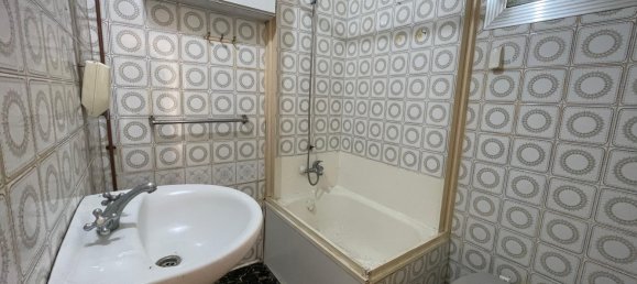 3 Schlafzimmer Wohnung in L'Hospitalet de Llobregat, Spain, Nr. 136688 30