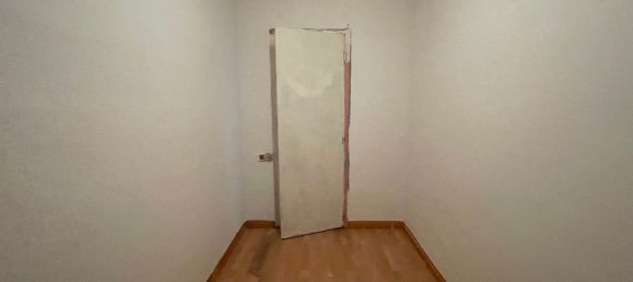 3 Schlafzimmer Wohnung in L'Hospitalet de Llobregat, Spain, Nr. 136688 12