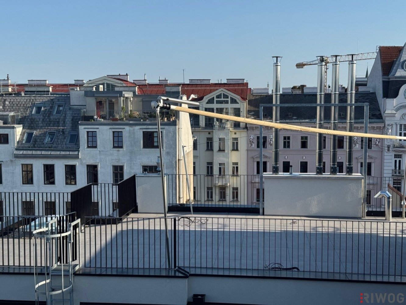 Коммерческая недвижимость 282м² в Нойбау, Австрия № 213160