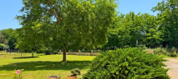 6 bedrooms House in Saint-Etienne-de-Tulmont, France No. 293666 2