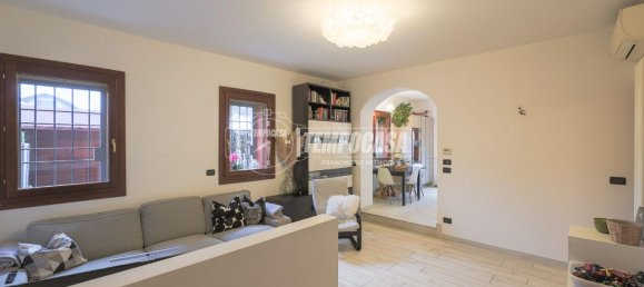 4 rooms Apartment in San Lazzaro di Savena, Italy No. 30108 5