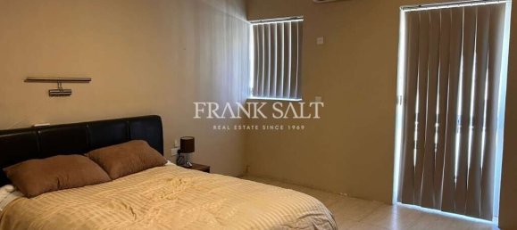 Apartamento de 3 dormitorios en Birzebbuga, Malta No. 8220 10