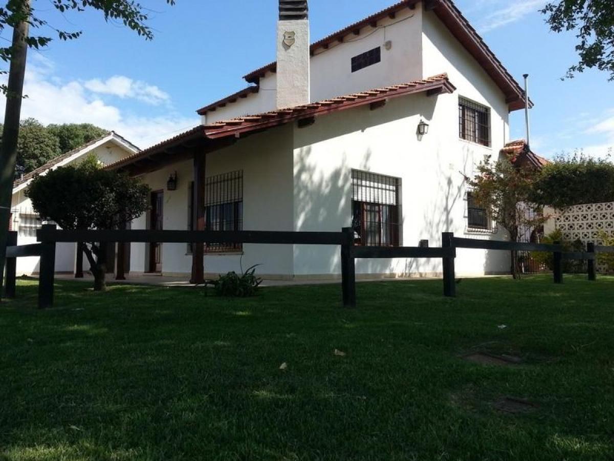 3 bedrooms House in Mar del Plata, Argentina No. 92652