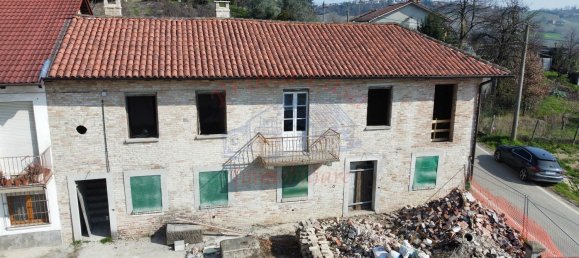 16 rooms House in Castagnole delle Lanze, Italy No. 154394 16