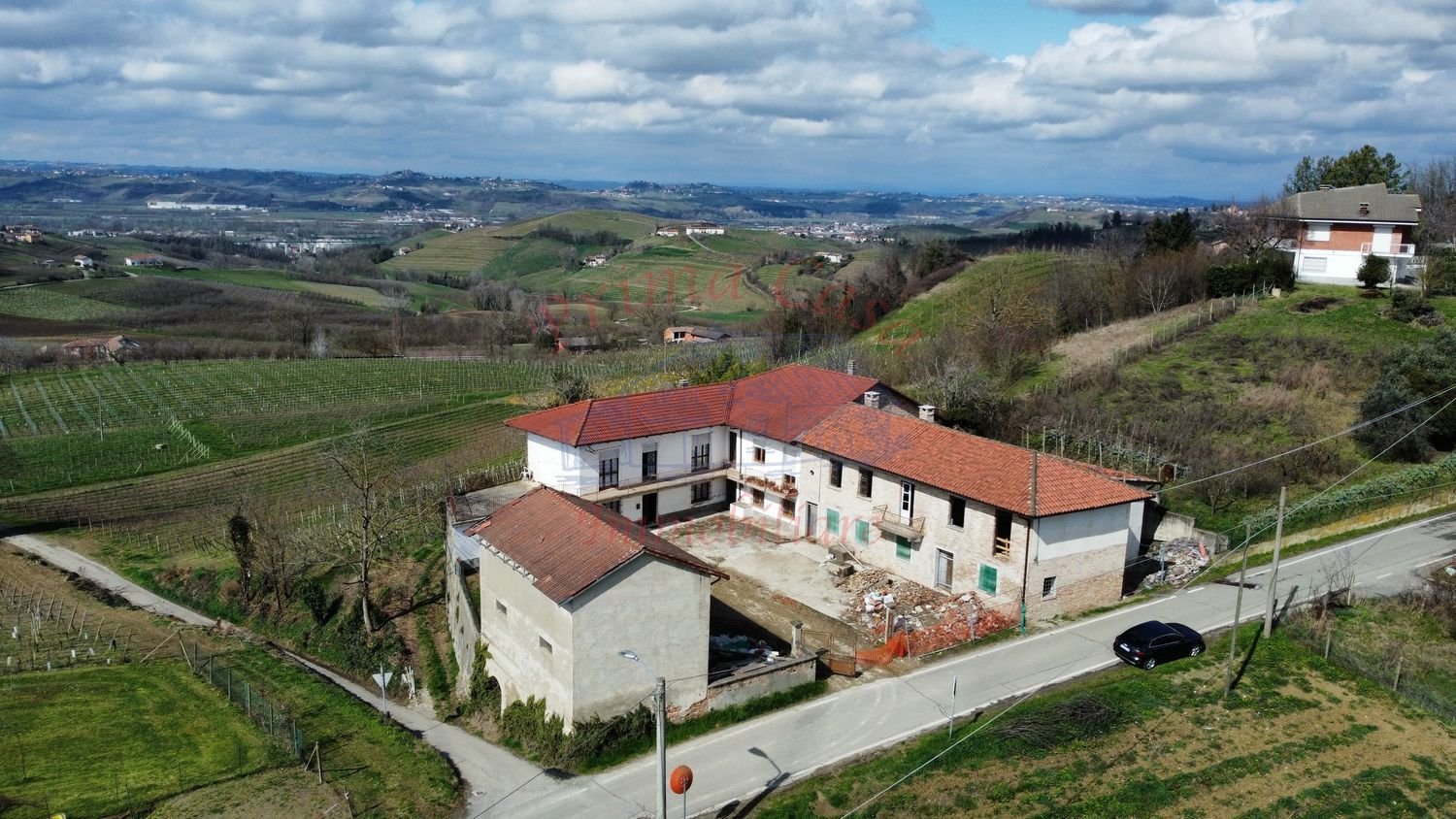 16 rooms House in Castagnole delle Lanze, Italy No. 154394