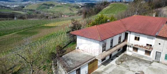 16 rooms House in Castagnole delle Lanze, Italy No. 154394 6