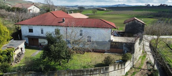 16 rooms House in Castagnole delle Lanze, Italy No. 154394 8