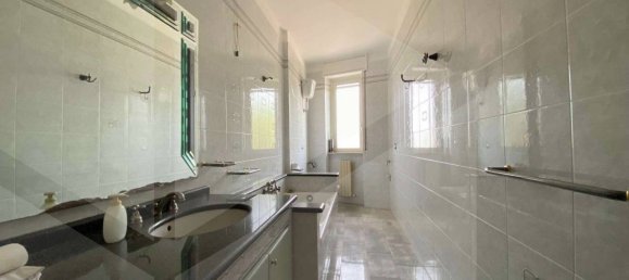 6 rooms Apartment in San Severo, Italy No. 31398 8