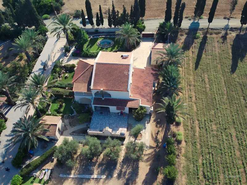 5 bedrooms House in Pervolia, Cyprus No. 16625