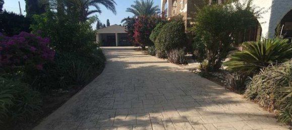 5 bedrooms House in Pervolia, Cyprus No. 16625 5