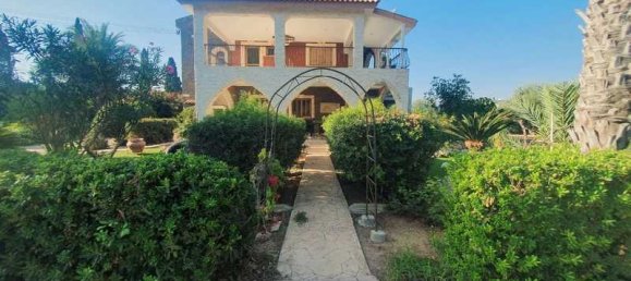 5 bedrooms House in Pervolia, Cyprus No. 16625 3