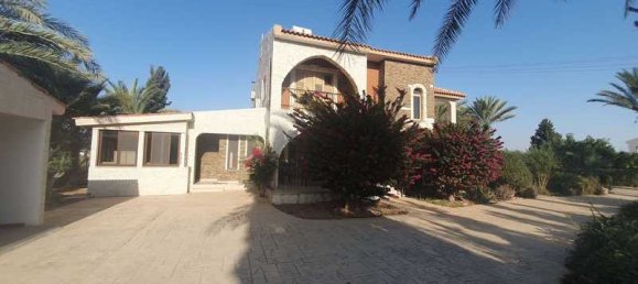 5 bedrooms House in Pervolia, Cyprus No. 16625 6