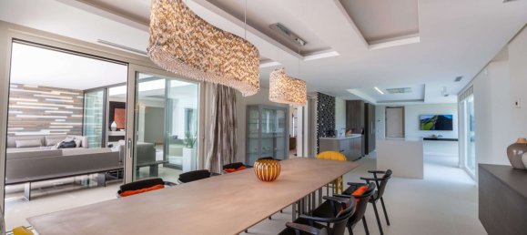 Villa de 5 dormitorios en Marbella, Spain No. 10102 3